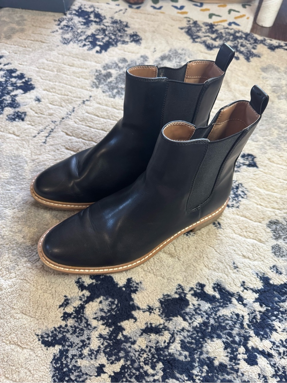 Universal Thread Black Leather Chelsea Ankle Boots with Tan Trim